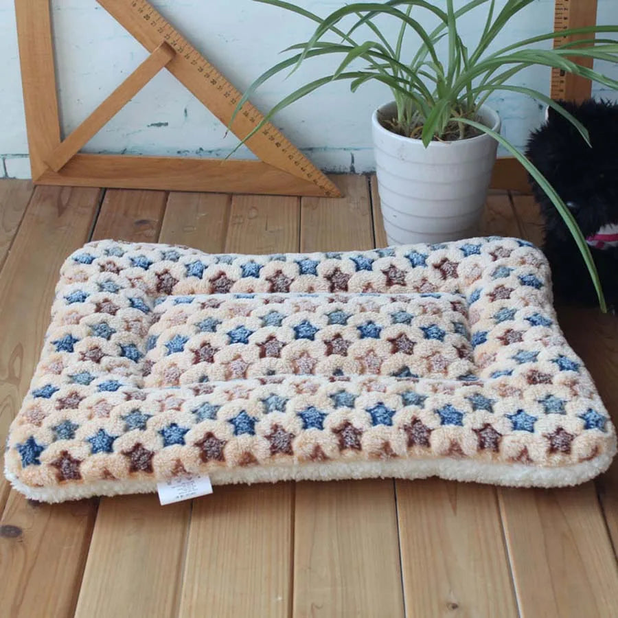 Warm Soft Fleece Pet Mat -Travel Mat Cat  Dog  Puppy Cushion -Pet Pad Dog Bed  - Size for Small And Large Dogs